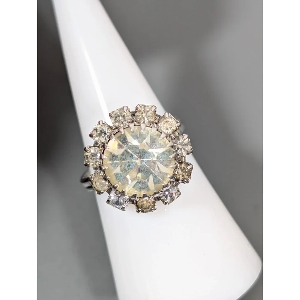 Vintage Emmons Cocktail Ring Silver Tone Round Rhinestone‎ Bold Size 7 Adjusts